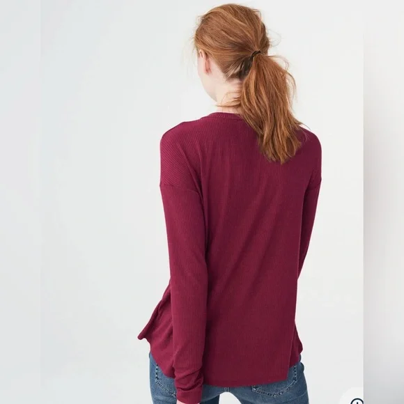 🆕 AEROPOSTALE Long Sleeve Solid Lace-Up V-Neck Tee In Black - Picture 3 of 8